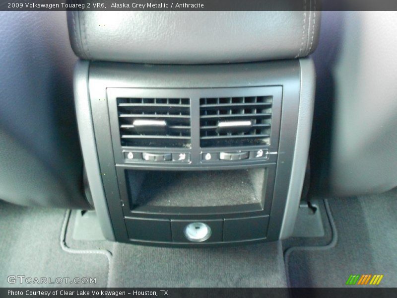Alaska Grey Metallic / Anthracite 2009 Volkswagen Touareg 2 VR6