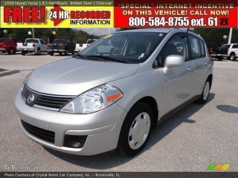 Brillant Silver / Charcoal 2009 Nissan Versa 1.8 S Hatchback