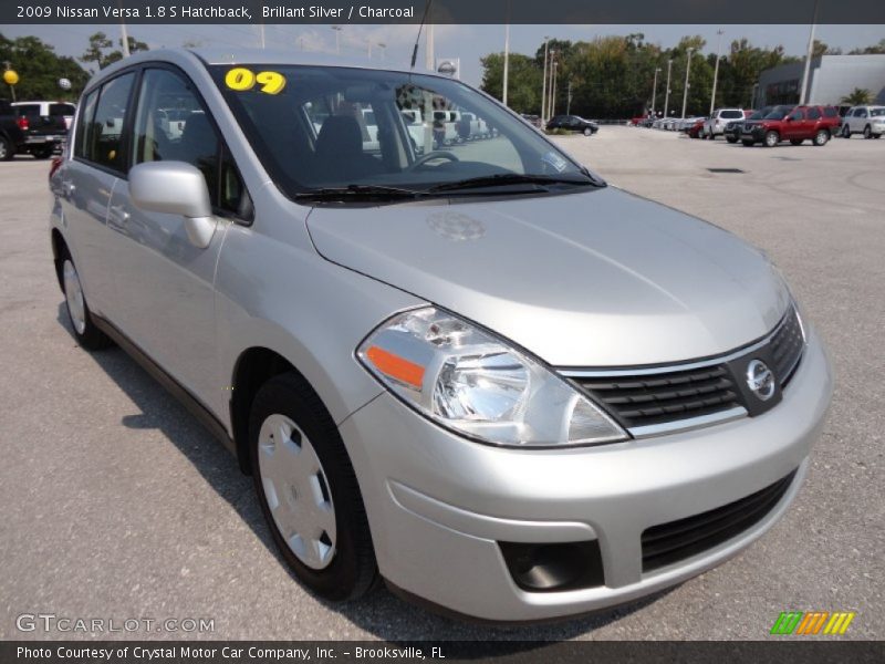 Brillant Silver / Charcoal 2009 Nissan Versa 1.8 S Hatchback