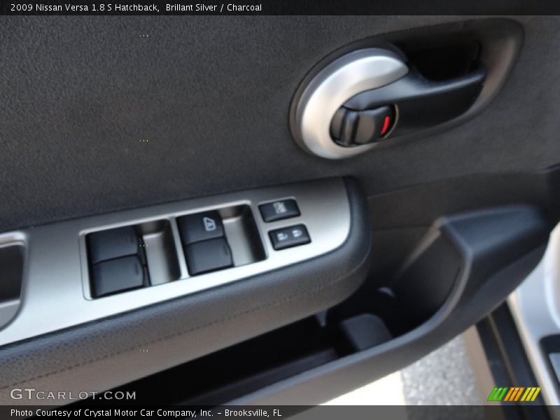 Brillant Silver / Charcoal 2009 Nissan Versa 1.8 S Hatchback