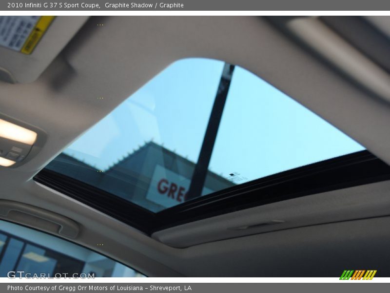 Sunroof of 2010 G 37 S Sport Coupe