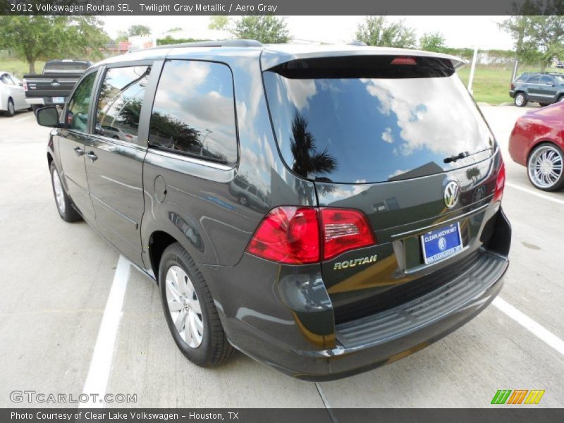 Twilight Gray Metallic / Aero Gray 2012 Volkswagen Routan SEL