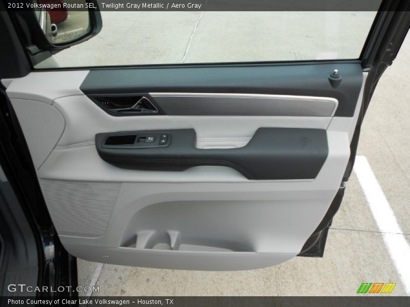 Door Panel of 2012 Routan SEL