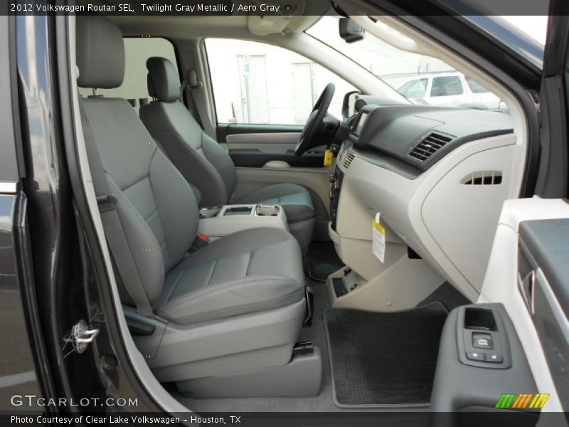  2012 Routan SEL Aero Gray Interior
