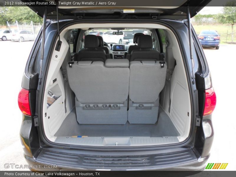  2012 Routan SEL Trunk