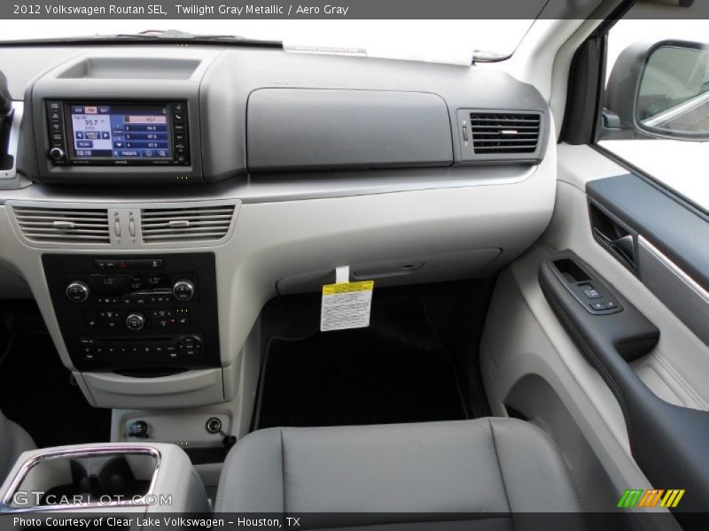 Twilight Gray Metallic / Aero Gray 2012 Volkswagen Routan SEL