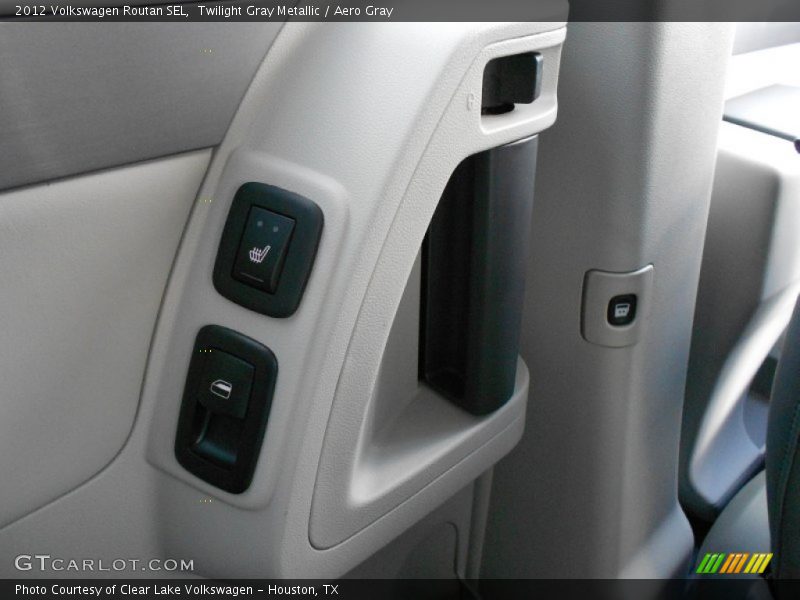 Twilight Gray Metallic / Aero Gray 2012 Volkswagen Routan SEL