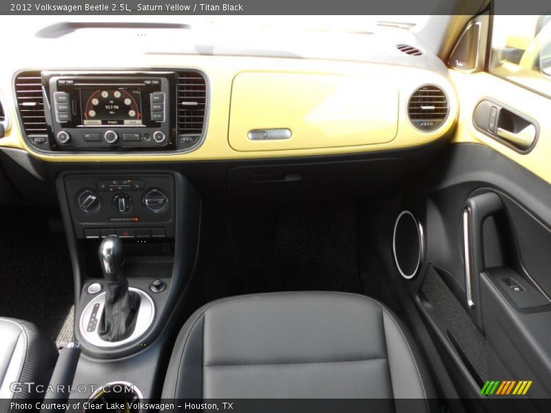 Dashboard of 2012 Beetle 2.5L