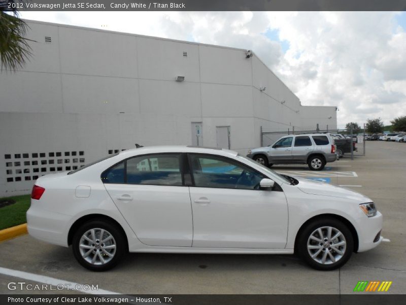 Candy White / Titan Black 2012 Volkswagen Jetta SE Sedan
