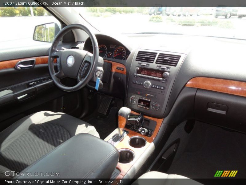 Ocean Mist / Black 2007 Saturn Outlook XR