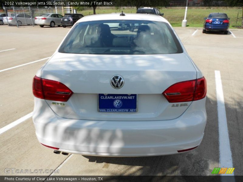 Candy White / Titan Black 2012 Volkswagen Jetta SEL Sedan