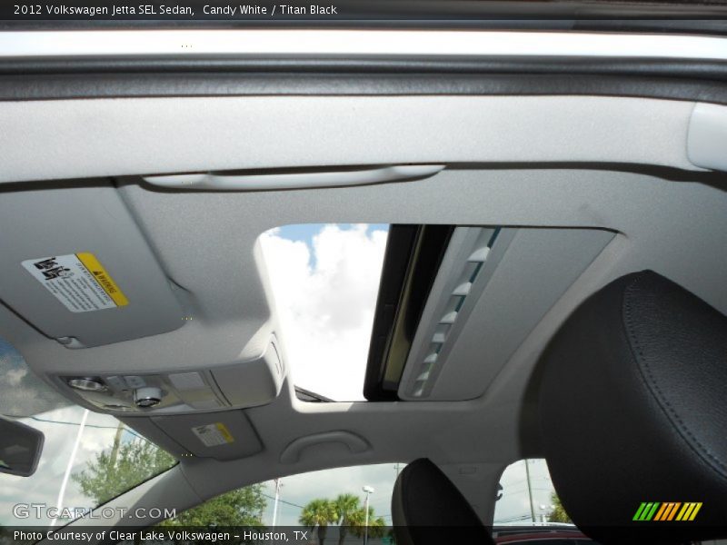 Candy White / Titan Black 2012 Volkswagen Jetta SEL Sedan
