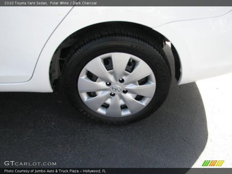 Polar White / Dark Charcoal 2010 Toyota Yaris Sedan