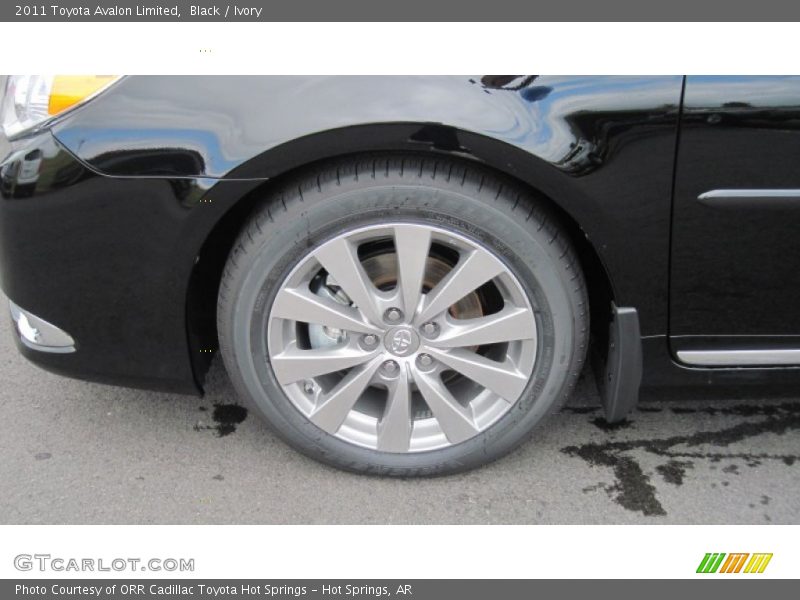 Black / Ivory 2011 Toyota Avalon Limited