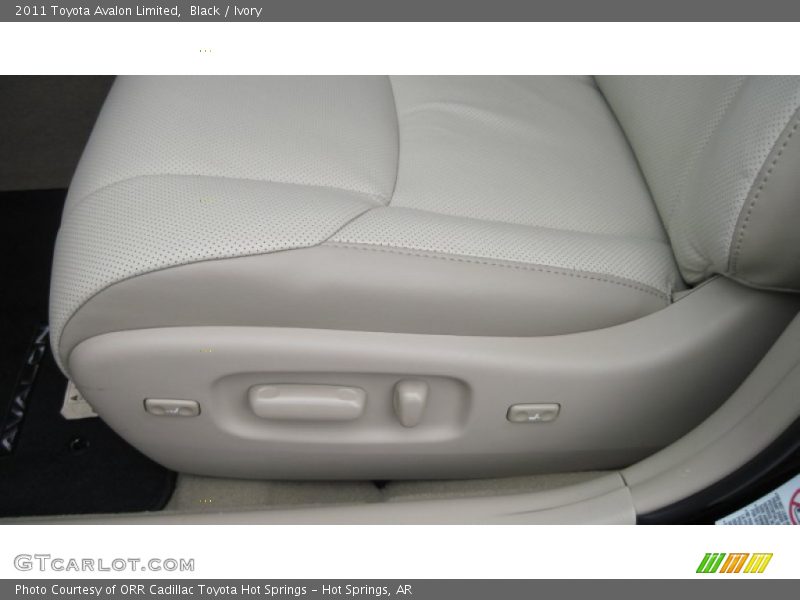 Black / Ivory 2011 Toyota Avalon Limited