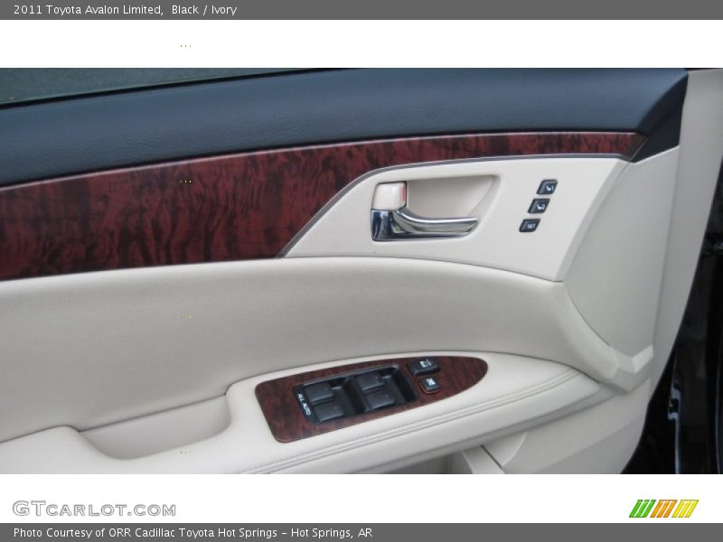Black / Ivory 2011 Toyota Avalon Limited