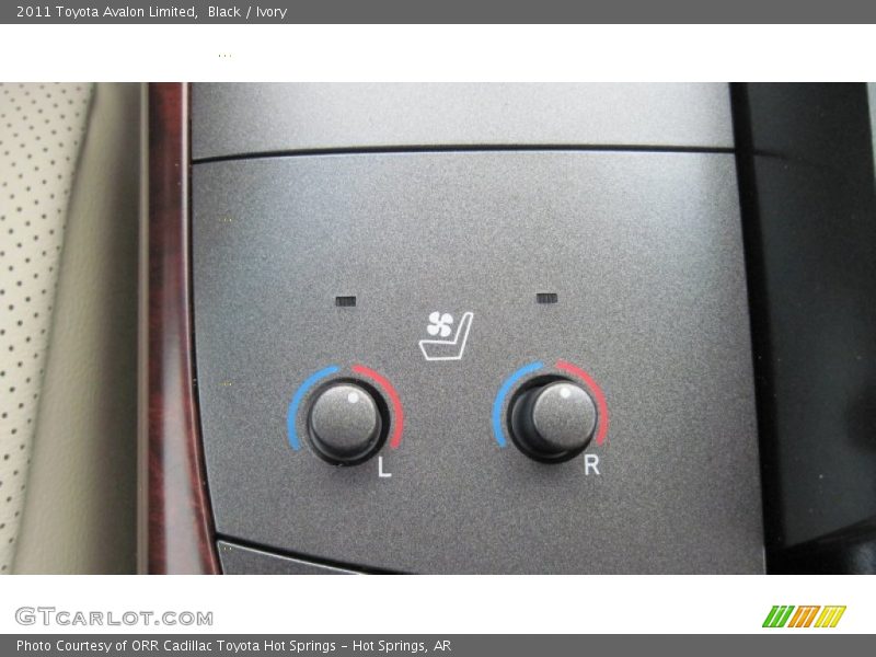 Black / Ivory 2011 Toyota Avalon Limited