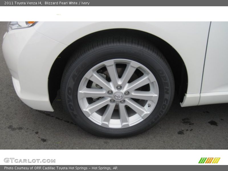 Blizzard Pearl White / Ivory 2011 Toyota Venza I4