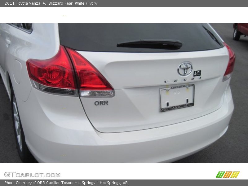 Blizzard Pearl White / Ivory 2011 Toyota Venza I4