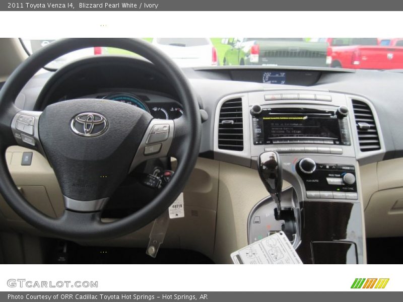 Blizzard Pearl White / Ivory 2011 Toyota Venza I4