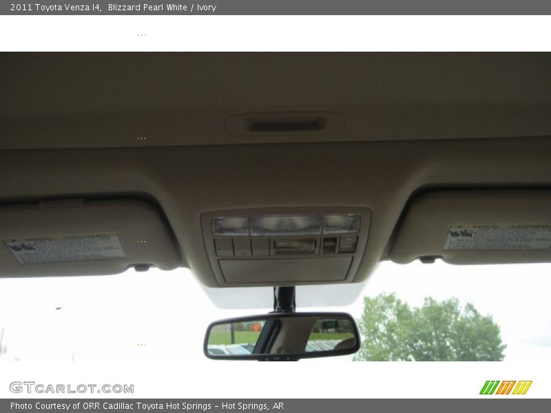 Blizzard Pearl White / Ivory 2011 Toyota Venza I4