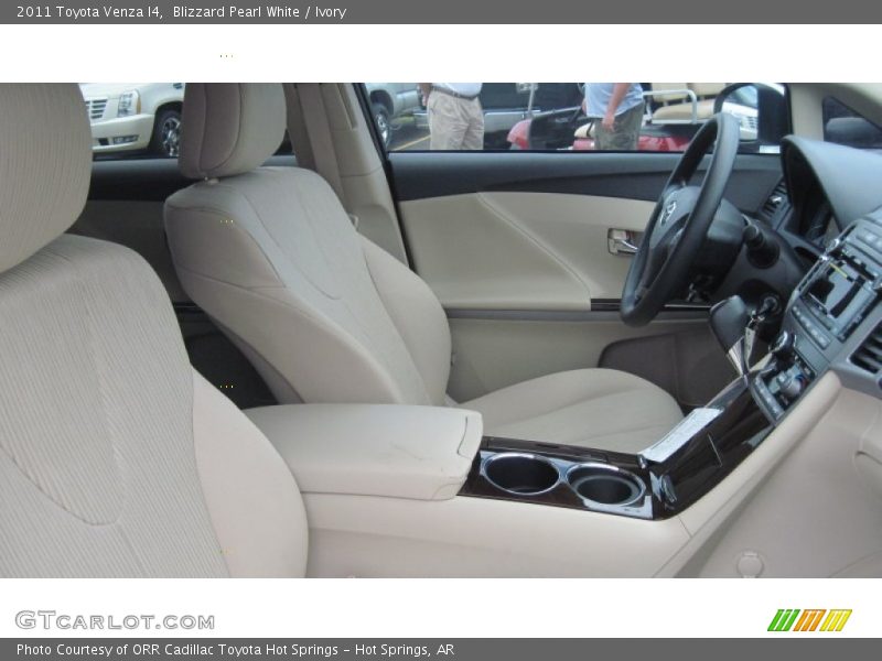 Blizzard Pearl White / Ivory 2011 Toyota Venza I4