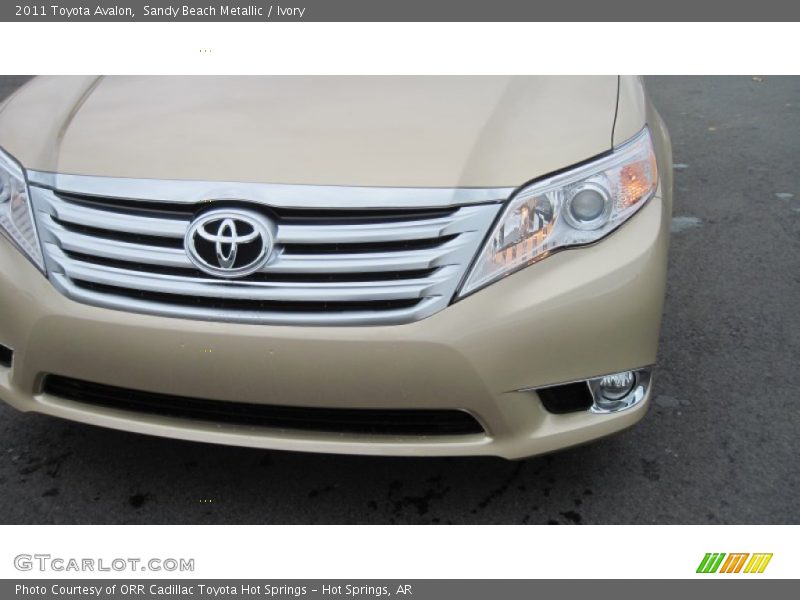 Sandy Beach Metallic / Ivory 2011 Toyota Avalon