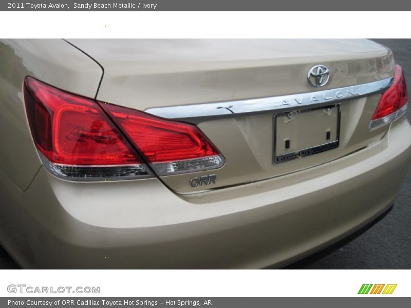 Sandy Beach Metallic / Ivory 2011 Toyota Avalon