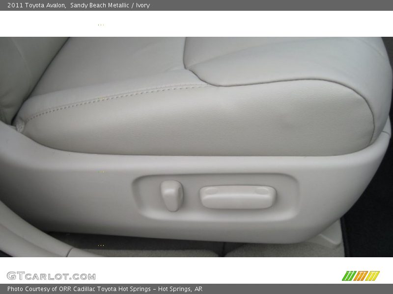 Sandy Beach Metallic / Ivory 2011 Toyota Avalon