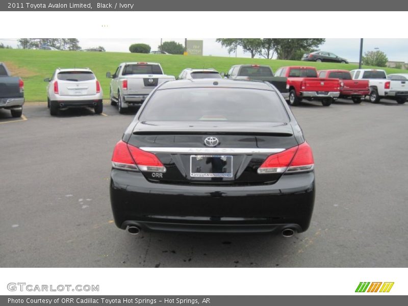 Black / Ivory 2011 Toyota Avalon Limited