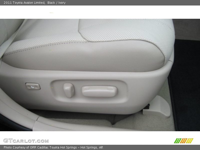 Black / Ivory 2011 Toyota Avalon Limited