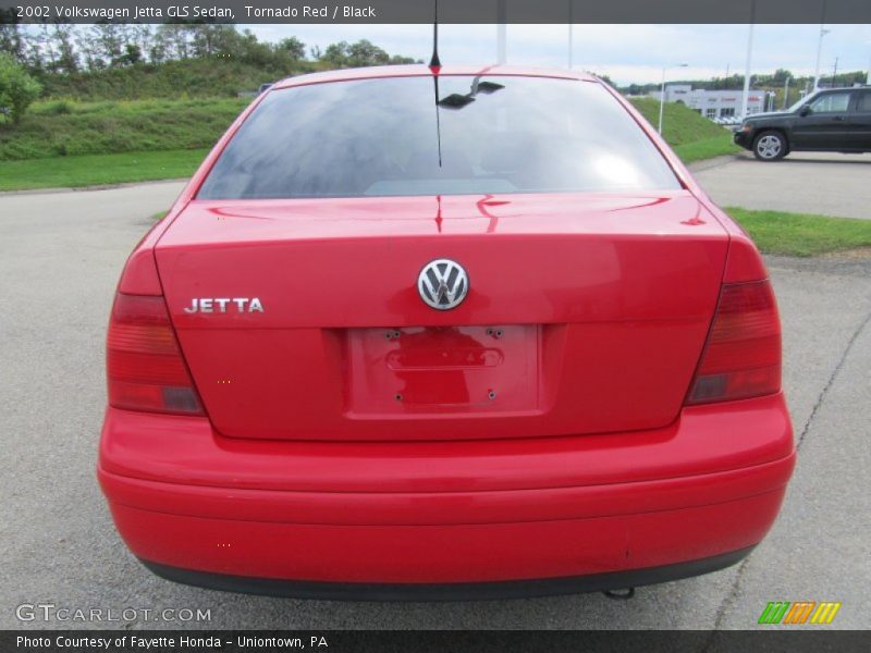 Tornado Red / Black 2002 Volkswagen Jetta GLS Sedan