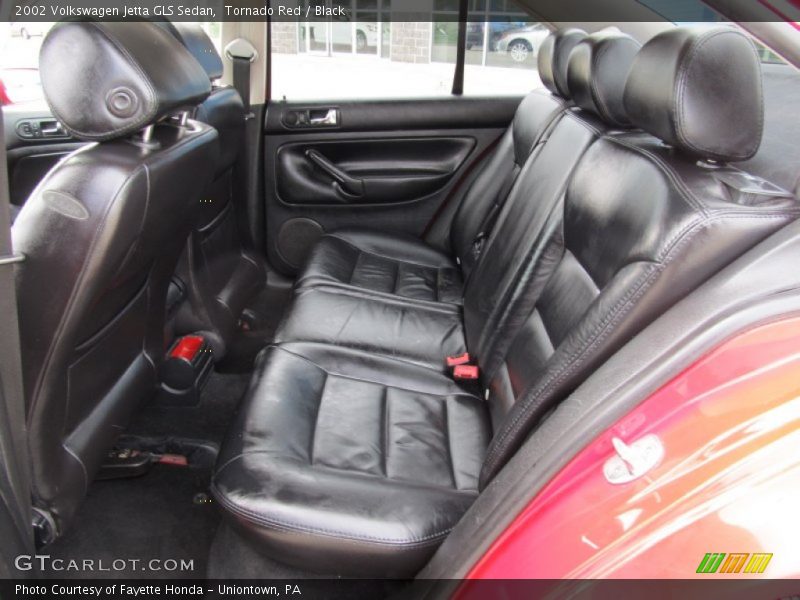 Tornado Red / Black 2002 Volkswagen Jetta GLS Sedan