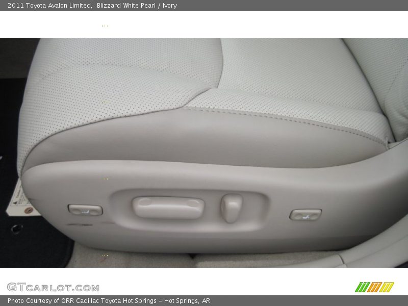 Blizzard White Pearl / Ivory 2011 Toyota Avalon Limited