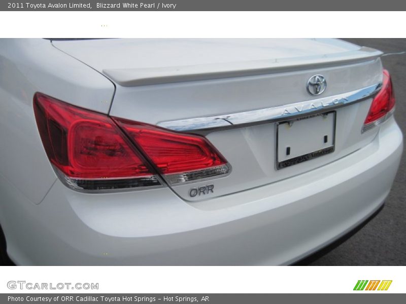 Blizzard White Pearl / Ivory 2011 Toyota Avalon Limited