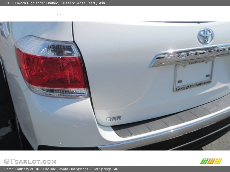 Blizzard White Pearl / Ash 2012 Toyota Highlander Limited