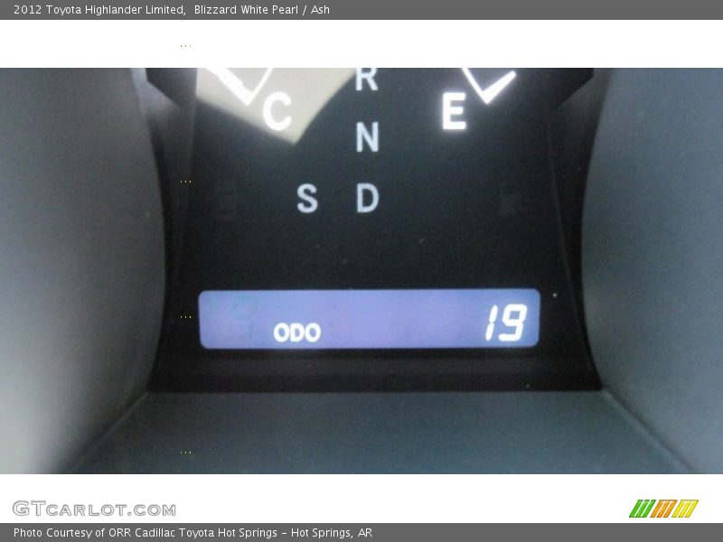 Blizzard White Pearl / Ash 2012 Toyota Highlander Limited