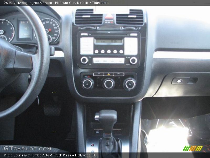 Platinum Grey Metallic / Titan Black 2010 Volkswagen Jetta S Sedan