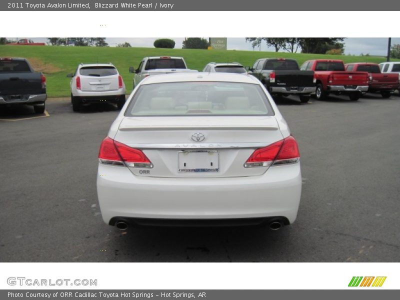 Blizzard White Pearl / Ivory 2011 Toyota Avalon Limited