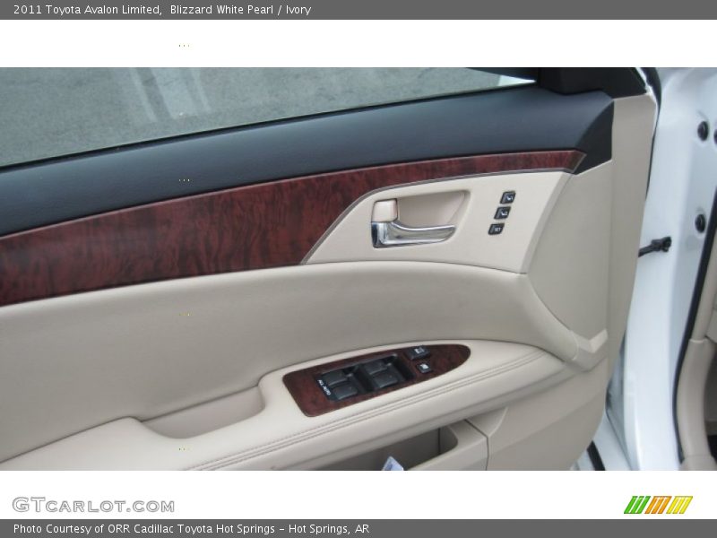 Blizzard White Pearl / Ivory 2011 Toyota Avalon Limited