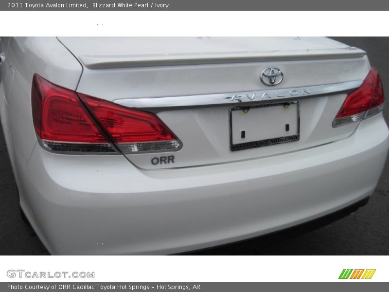 Blizzard White Pearl / Ivory 2011 Toyota Avalon Limited