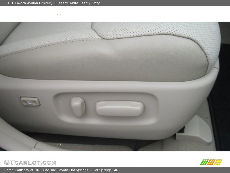 Blizzard White Pearl / Ivory 2011 Toyota Avalon Limited
