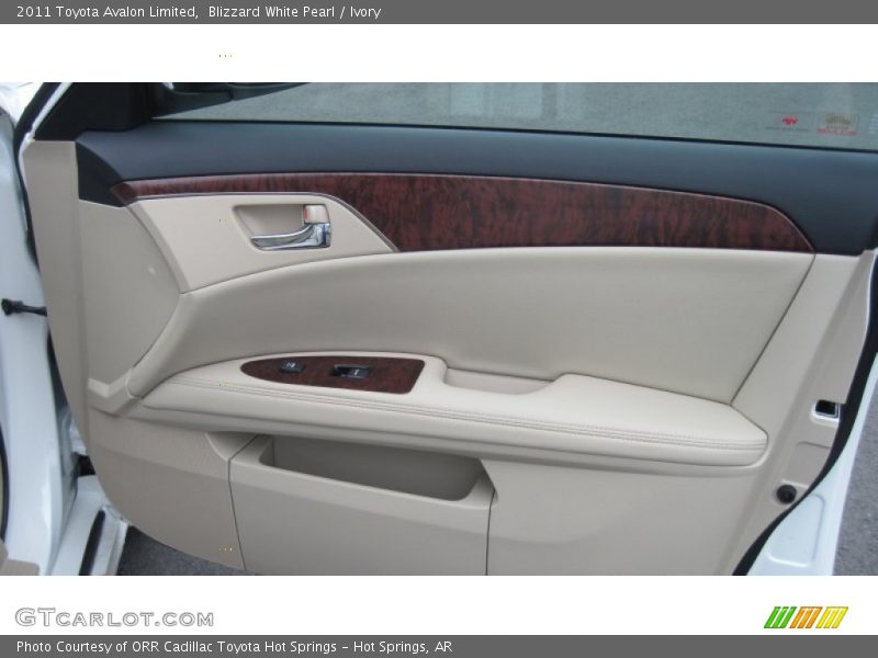 Blizzard White Pearl / Ivory 2011 Toyota Avalon Limited