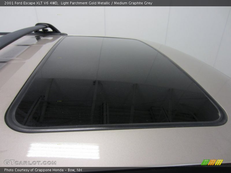 Light Parchment Gold Metallic / Medium Graphite Grey 2001 Ford Escape XLT V6 4WD