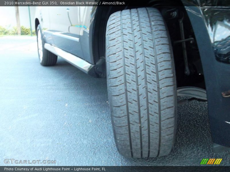 Obsidian Black Metallic / Almond/Black 2010 Mercedes-Benz GLK 350