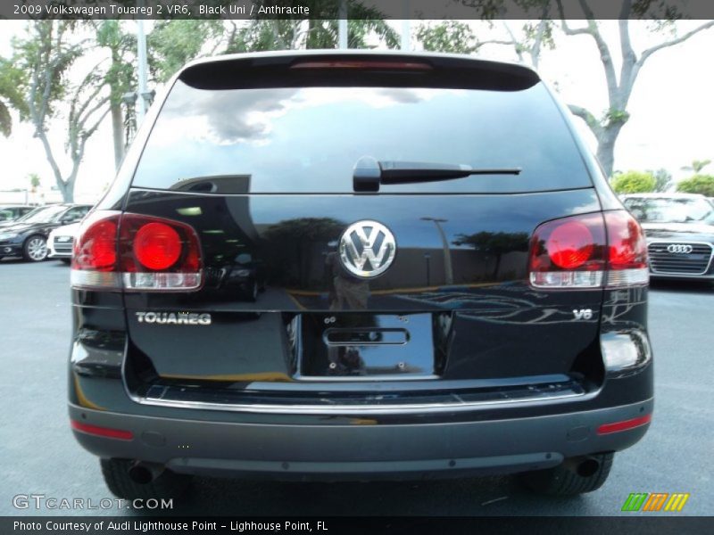 Black Uni / Anthracite 2009 Volkswagen Touareg 2 VR6