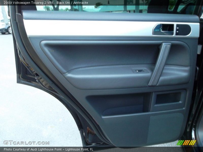 Black Uni / Anthracite 2009 Volkswagen Touareg 2 VR6