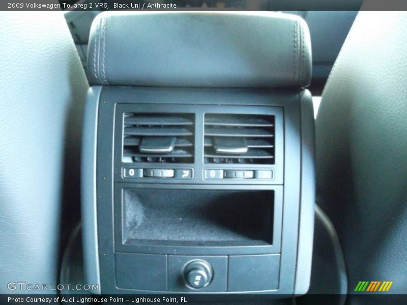 Black Uni / Anthracite 2009 Volkswagen Touareg 2 VR6