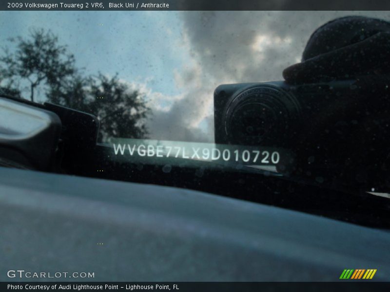Black Uni / Anthracite 2009 Volkswagen Touareg 2 VR6
