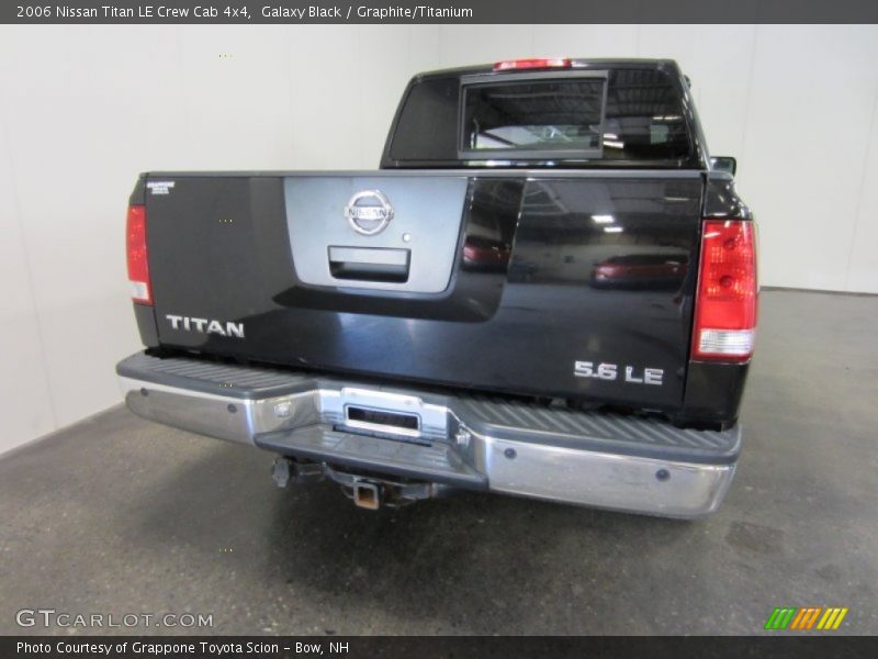 Galaxy Black / Graphite/Titanium 2006 Nissan Titan LE Crew Cab 4x4